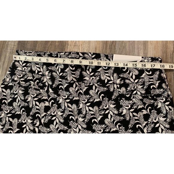 Christopher & Banks Signature Slimming Black & White Tropical Print Crop Pants S - Picture 8 of 12